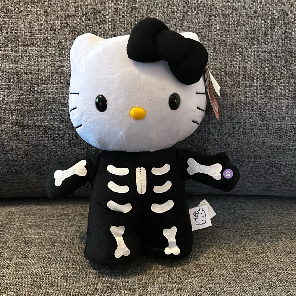 Sanrio Hello Kitty Halloween Skeleton Shirt Dancing Side Stepper BNWT Greeter